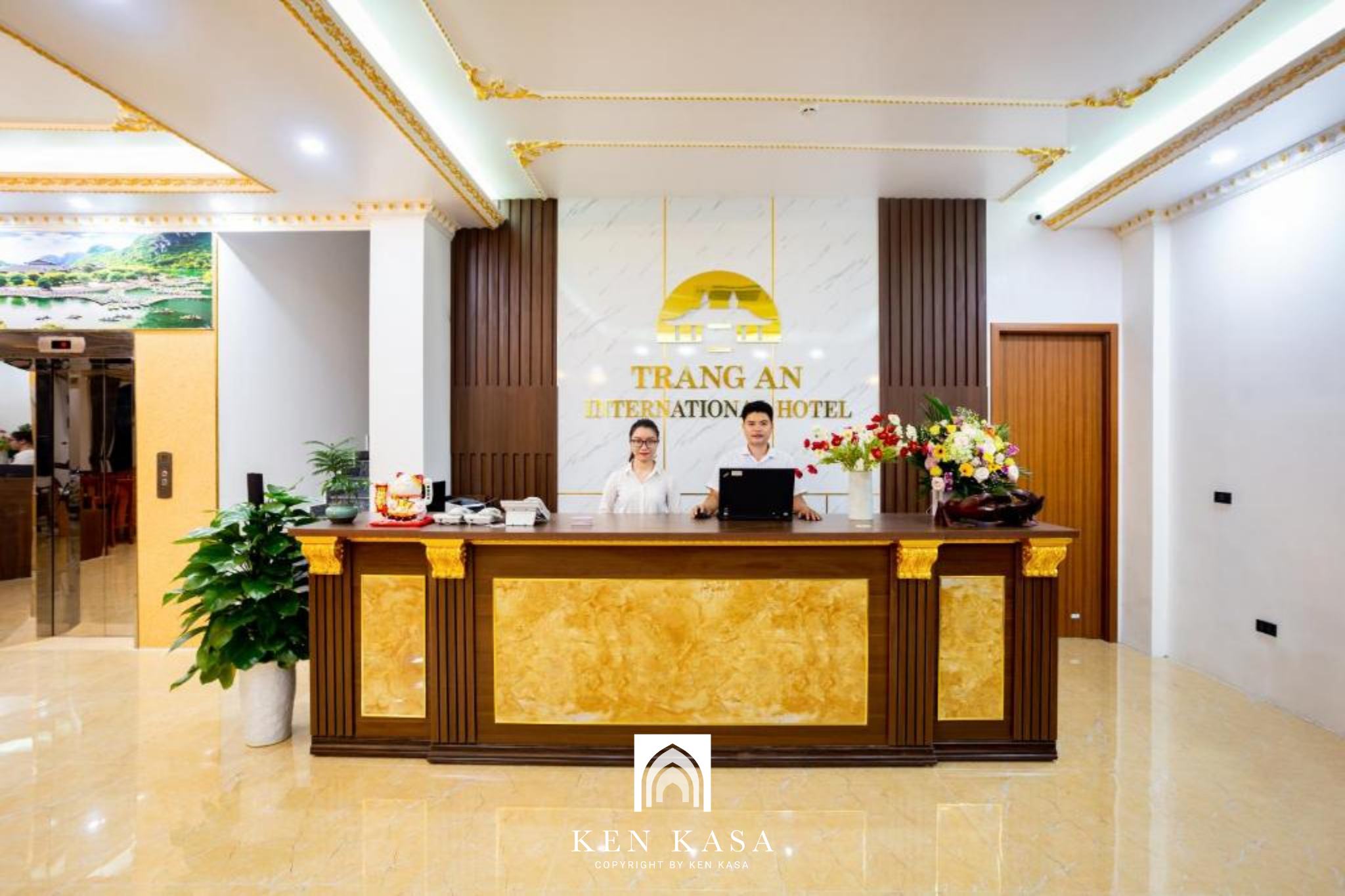 quầy lễ tân của Trang An International Hotel